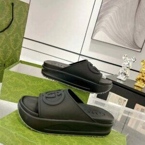 Gucci Women‘s Black interlock G Platform Sandals